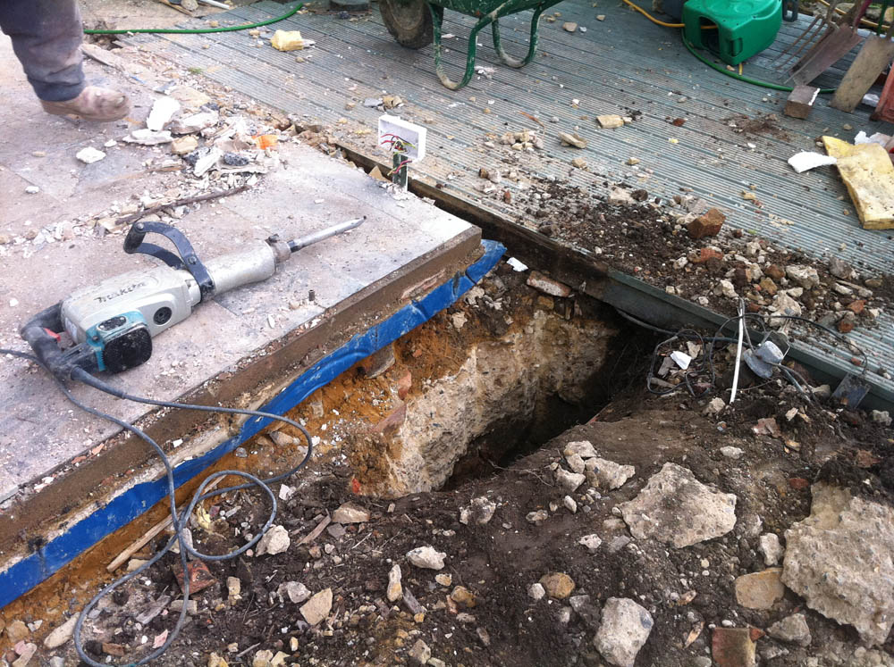 orangery20110722_0001 contemporary orangery aluminium Breaking out old extension foundations